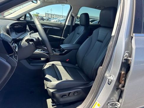 Used 2025 Buick Envision Preferred AWD/4WD image 12