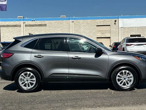 Used 2022 Ford Escape SE AWD/4WD image 9