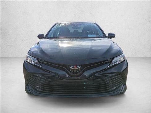 Used 2019 Toyota Camry LE FWD image 2
