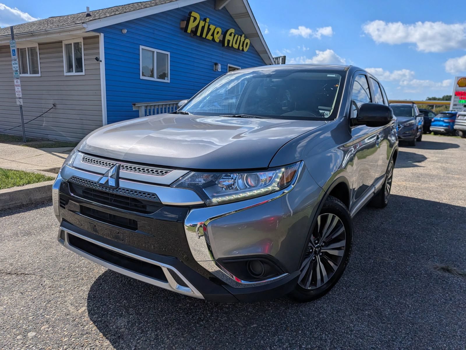 Used 2020 Mitsubishi Outlander ES FWD image 1