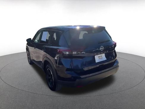 Used 2025 Nissan Rogue SV image 11