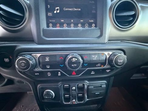 Used 2021 Jeep Wrangler Unlimited Sport AWD/4WD image 31
