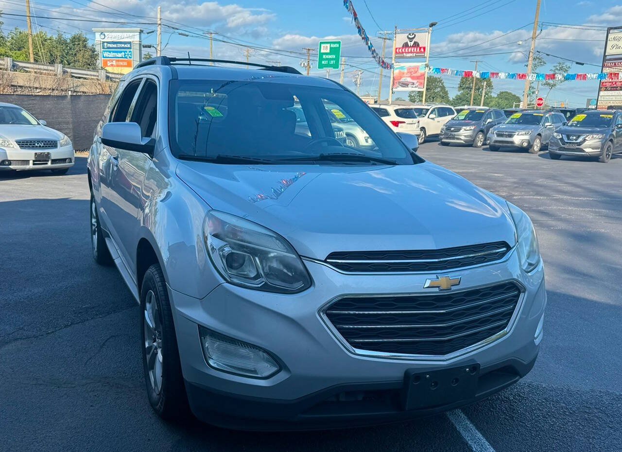 Used 2017 Chevrolet Equinox LT w/ Convenience Package AWD/4WD image 3