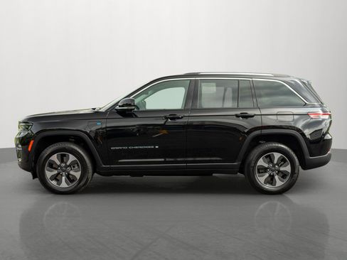 Used 2022 Jeep Grand Cherokee Limited 4xe w/ Luxury Tech Group II AWD/4WD image 4