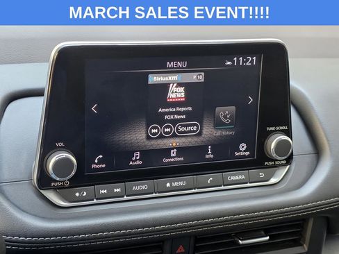 Used 2023 Nissan Rogue SV image 16