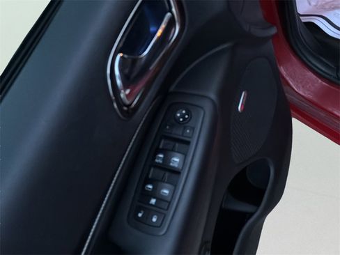 Used 2018 Dodge Durango R/T w/ Technology Group image 18