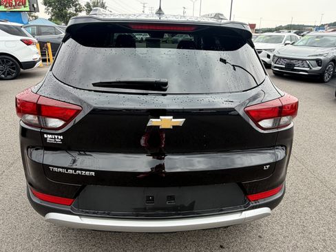 Used 2023 Chevrolet TrailBlazer LT FWD image 3
