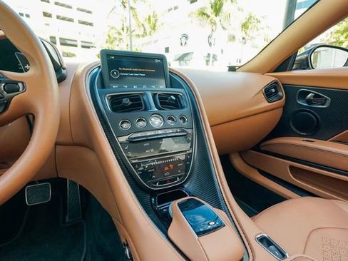 Used 2023 Aston Martin DBS Volante image 70