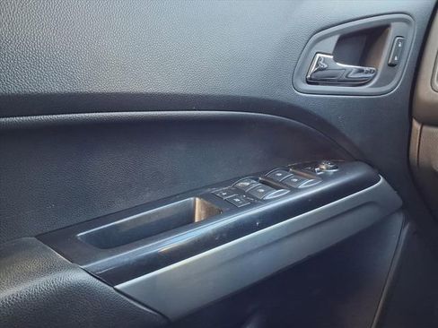 Used 2022 Chevrolet Colorado LT w/ LT Convenience Package image 17