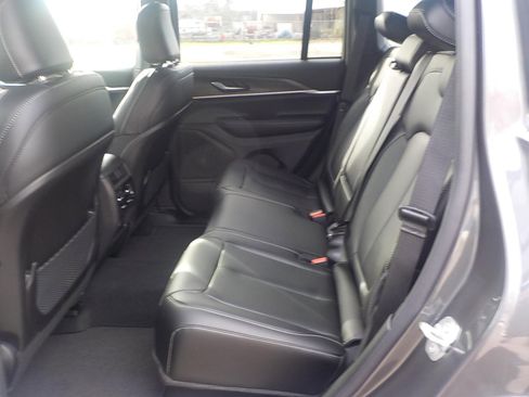 New 2025 Jeep Grand Cherokee Limited image 10