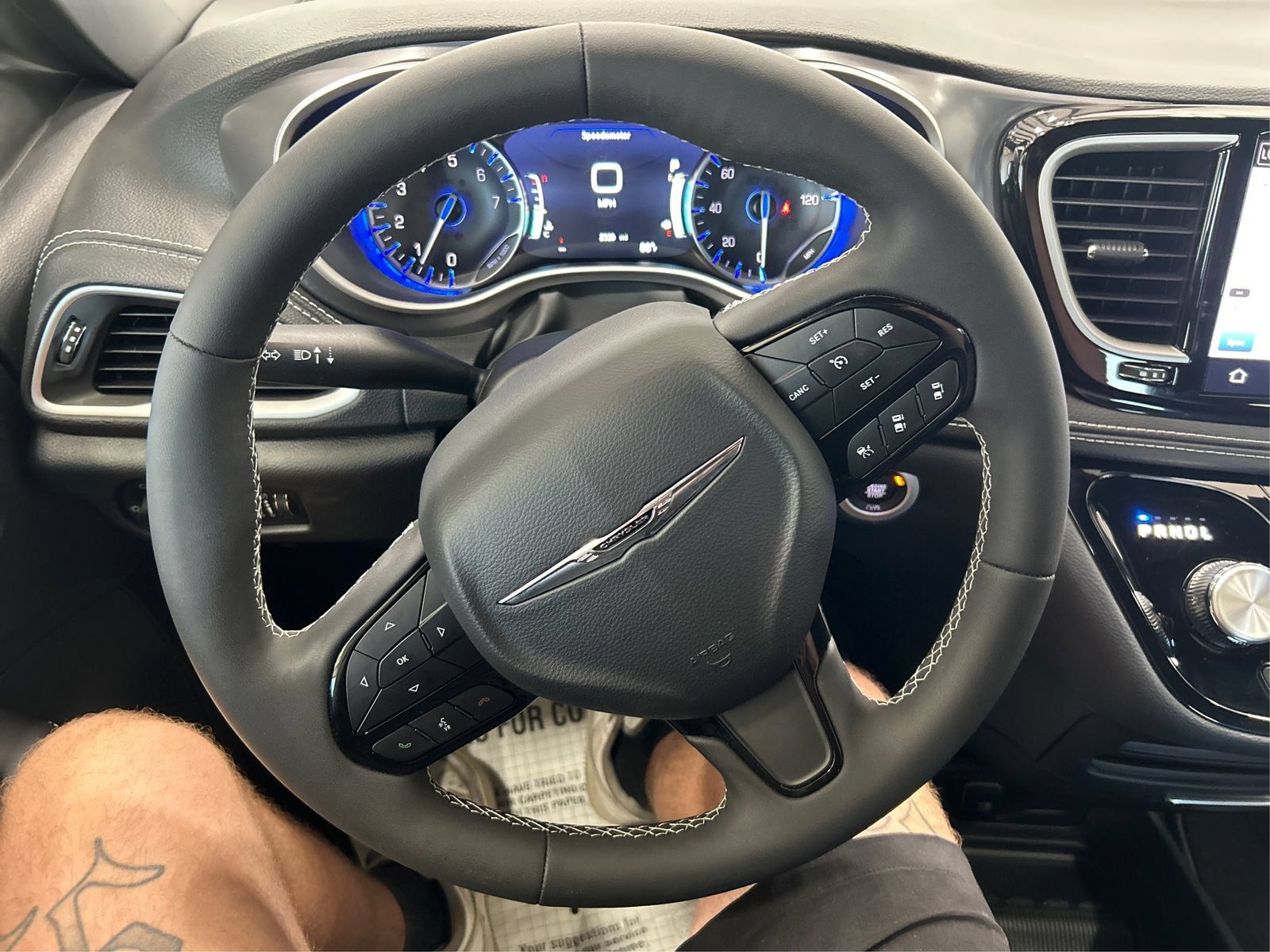 Used 2026 Chrysler Pacifica Select w/ S Appearance Package FWD image 16