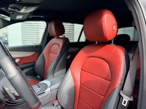 Used 2022 Mercedes-Benz GLC 300 4MATIC image 12