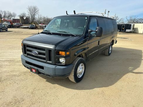 Used 2013 Ford E-350 and Econoline 350 Extended Super Duty image 2