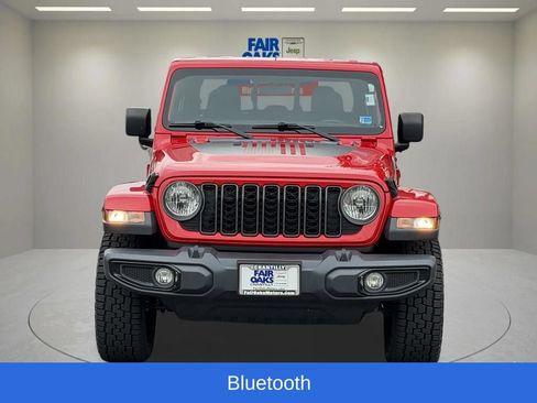 Used 2024 Jeep Gladiator Sport AWD/4WD image 5