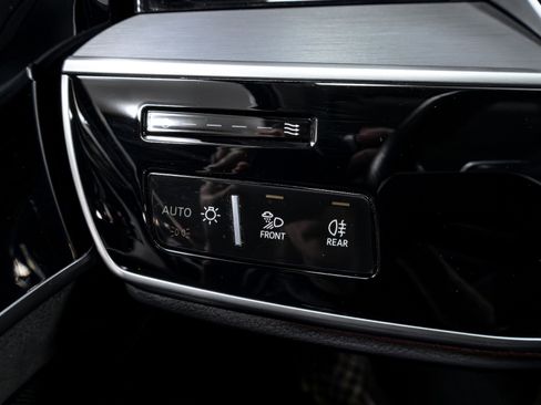 Used 2023 Audi S8 image 58