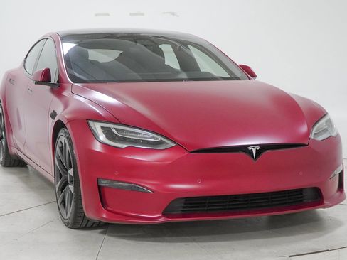 Used 2021 Tesla Model S Plaid image 16