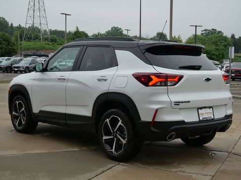 Used 2023 Chevrolet TrailBlazer RS w/ Sun and Liftgate Package AWD/4WD image 5