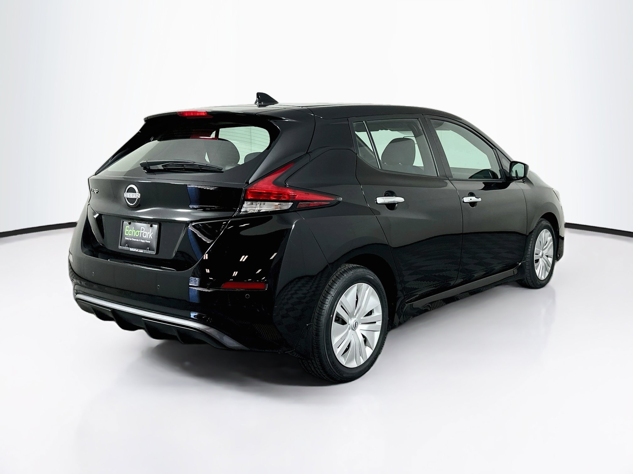 Used 2025 Nissan Leaf S FWD image 9