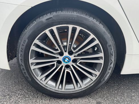 Used 2019 BMW 530e w/ Convenience Package image 12