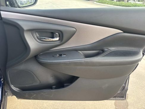 Used 2024 Nissan Murano SV AWD/4WD image 11