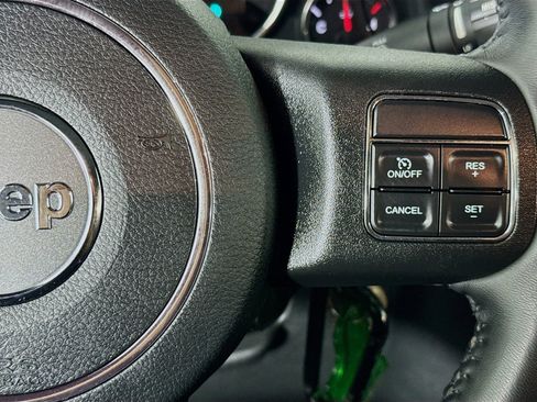 Used 2018 Jeep Wrangler Sport image 14