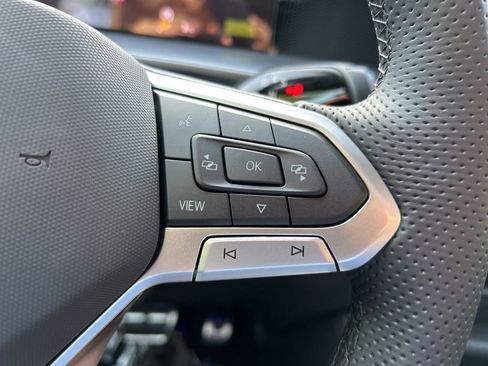 New 2026 Volkswagen Tiguan SE R-Line FWD image 28