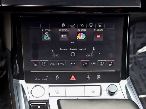 Used 2019 Audi e-tron Prestige w/ Prestige Package image 30