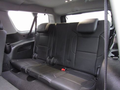 Used 2019 GMC Yukon XL SLT w/ Open Road Package image 18