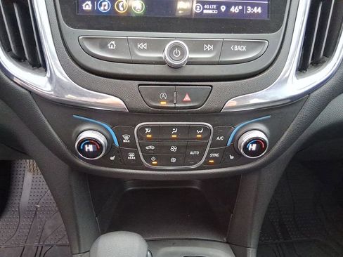 Used 2022 Chevrolet Equinox LT image 18