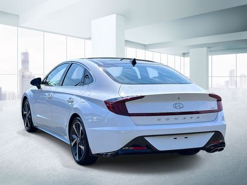 Used 2023 Hyundai Sonata SEL Plus w/ Preferred Accessory Package FWD image 3