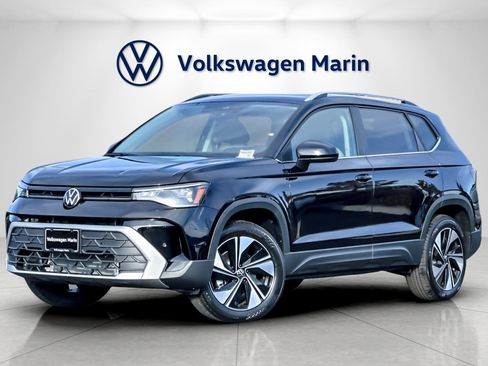 New 2026 Volkswagen Taos SE image 1