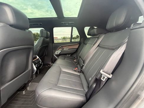 Used 2025 Land Rover Range Rover SE AWD/4WD image 19