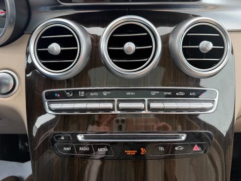 Used 2017 Mercedes-Benz GLC 300 4MATIC image 34