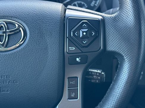 Used 2019 Toyota Tacoma TRD Off-Road image 30