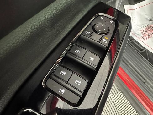 Used 2022 Nissan Pathfinder SL AWD/4WD image 44