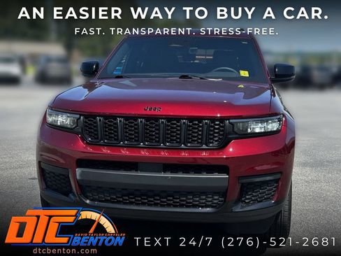 Used 2025 Jeep Grand Cherokee L Laredo AWD/4WD image 2