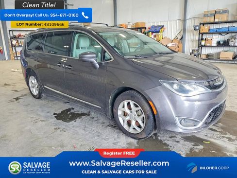 Used 2018 Chrysler Pacifica Touring-L w/ Tire & Wheel Group FWD image 5