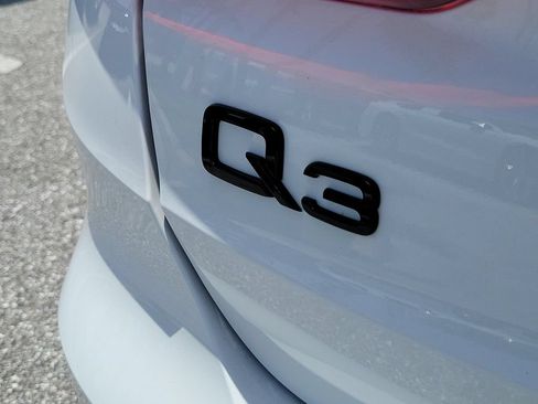 Certified 2025 Audi Q3 2.0T Premium w/ Convenience Package AWD/4WD image 5