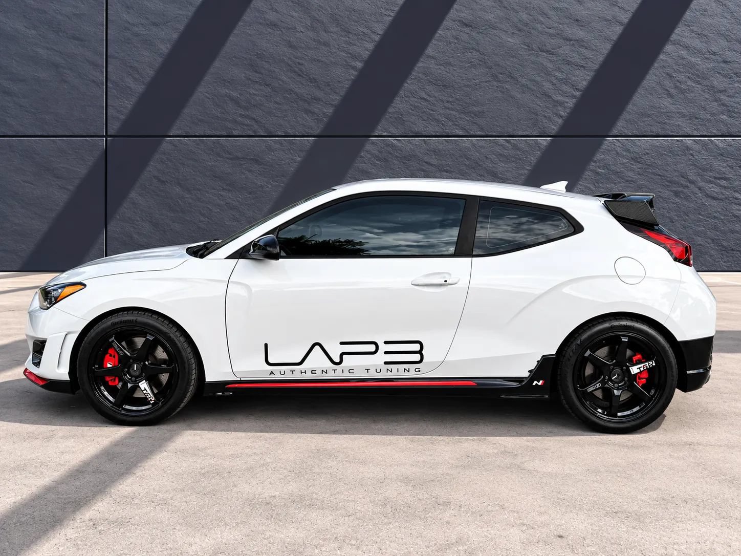 Used 2022 Hyundai Veloster N FWD image 5