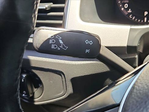 Used 2019 Volkswagen Atlas SEL FWD image 16