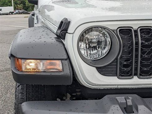 New 2025 Jeep Gladiator Sport image 10