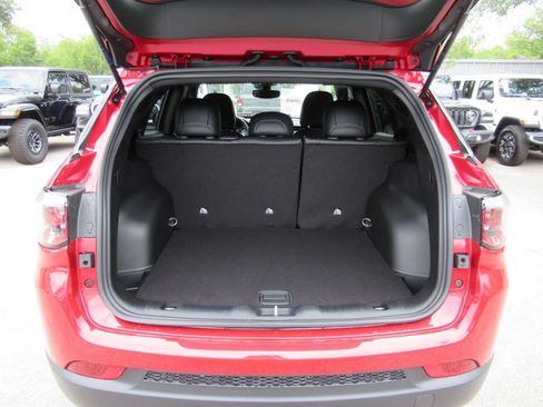 New 2026 Jeep Compass Latitude AWD/4WD image 33