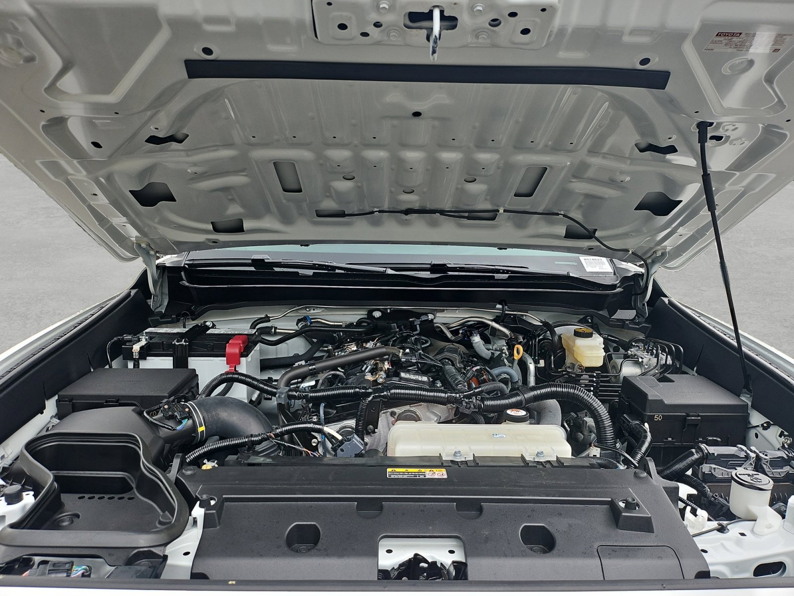 Used 2025 Toyota Tacoma SR5 RWD image 38