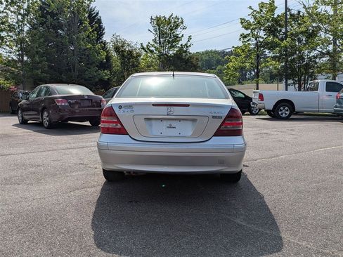 Used 2005 Mercedes-Benz C 240 4MATIC Sedan image 8