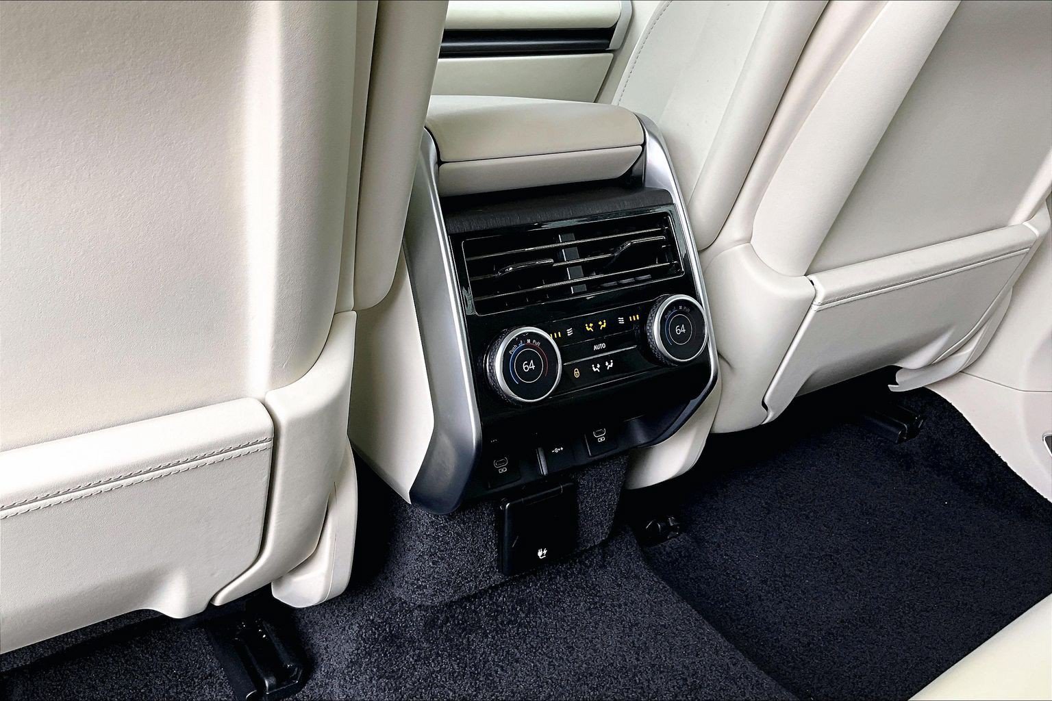Used 2023 Land Rover Range Rover Long Wheelbase Autobiography AWD/4WD image 35