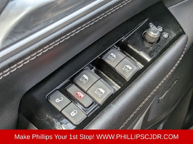 Used 2025 Jeep Wagoneer Series II AWD/4WD image 23