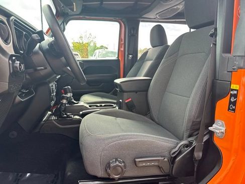 Certified 2025 Jeep Wrangler Sport AWD/4WD image 9