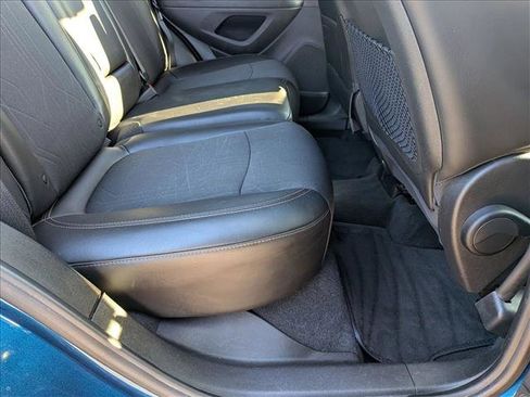 Used 2020 Chevrolet Trax LT w/ Driver Confidence Package image 19