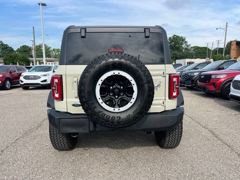 Certified 2025 Ford Bronco Outer Banks w/ Sasquatch Package AWD/4WD image 4