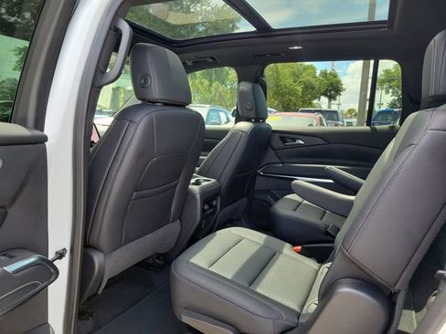 Certified 2025 Chevrolet Traverse LT w/ Sun and Wheel Package FWD image 14